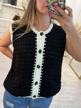 Cargar imagen en el visor de la galería, ITZAYANA - Chaleco negro con blanco