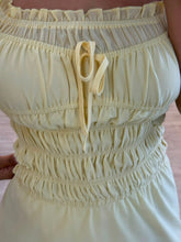 Cargar imagen en el visor de la galería, KARINA - Vestido midi Amarillo pastel