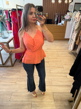 Cargar imagen en el visor de la galería, OPRAH - Blusa melocotón