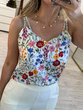 Cargar imagen en el visor de la galería, LIORA - Blusa blanca floral tirantes