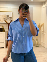 Cargar imagen en el visor de la galería, MURIEL - Camisa azul rayas