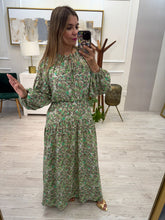 Cargar imagen en el visor de la galería, WHITNEY - Maxi vestido estampado beige con verde