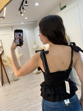 Cargar imagen en el visor de la galería, ENOLA - Blusa negra