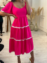 Cargar imagen en el visor de la galería, FREESIA - Vestido midi fucsia