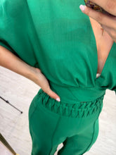 Cargar imagen en el visor de la galería, DORISDAY - Set pantalón y blusa verde