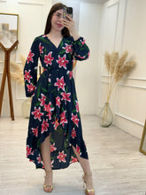 Cargar imagen en el visor de la galería, DORA - Maxi vestido azul petroleo estampado floral