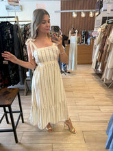 Cargar imagen en el visor de la galería, HALSEY - Maxi vestido beige estampado tirantes