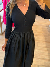 Cargar imagen en el visor de la galería, NADINE - Maxi vestido negro