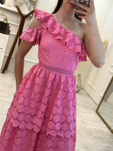 Cargar imagen en el visor de la galería, ROBERTA - Maxi vestido rosa asimétrico