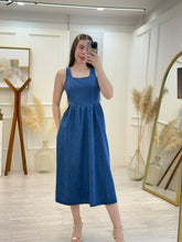 Cargar imagen en el visor de la galería, TISHA - Vestido midi denim