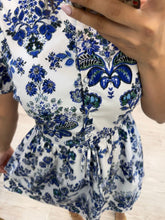 Cargar imagen en el visor de la galería, LENORA - Vestido corto blanco con azul