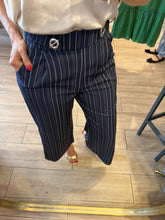 Cargar imagen en el visor de la galería, IRMA - Pantalón azul marino rayas
