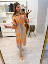 Cargar imagen en el visor de la galería, ZURIA - Maxi vestido naranja rayas