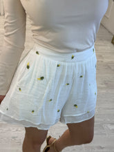 Cargar imagen en el visor de la galería, KINLEY - Short blanco