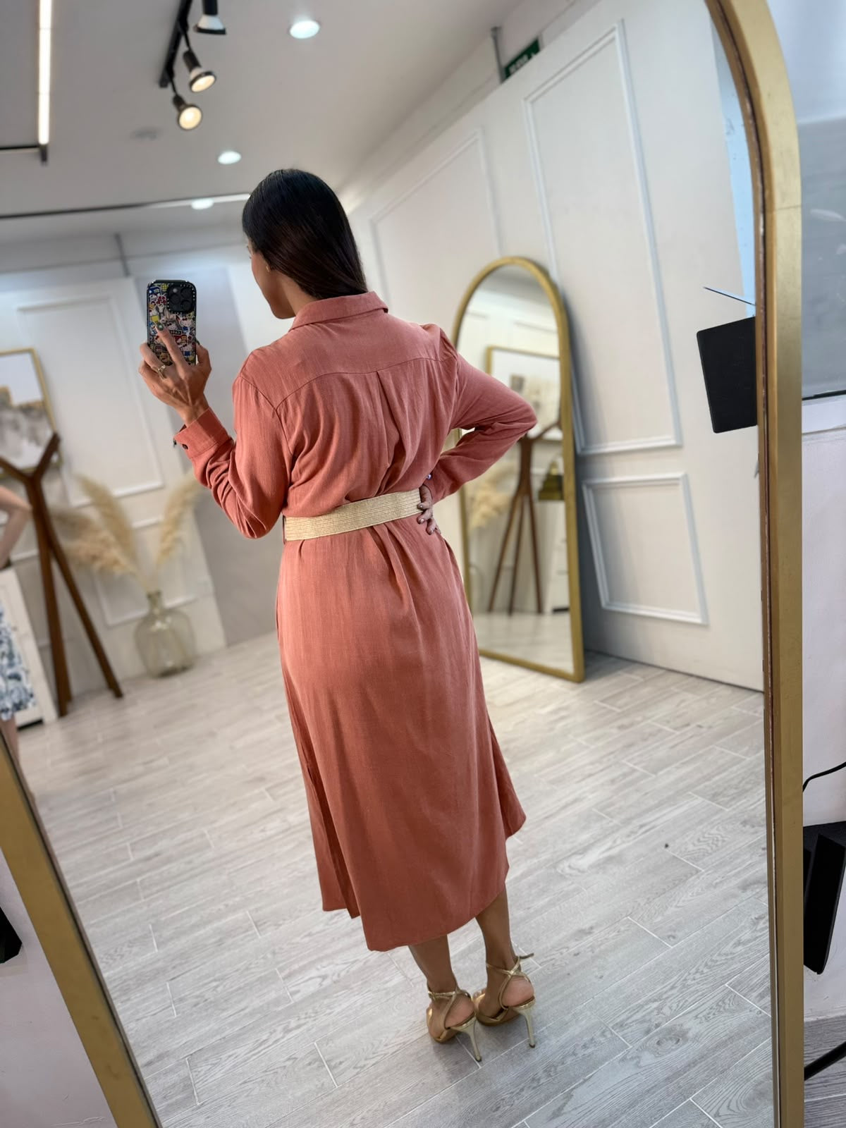 CALIPSO – Vestido midi camisero terracota con cinturón – Queenberry Mexico
