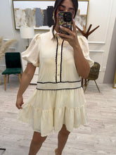 Cargar imagen en el visor de la galería, YARA - Vestido corto hueso