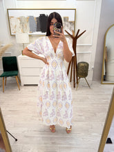 Cargar imagen en el visor de la galería, CIRCE - Maxi vestido blanco estampado