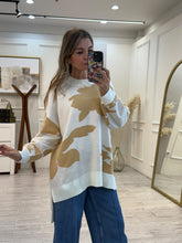 Cargar imagen en el visor de la galería, ALANA - Sueter blanco con khaki