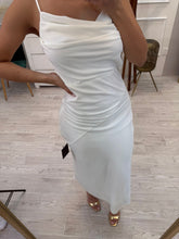 Cargar imagen en el visor de la galería, ODETTE - Vestido midi blanco