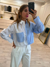 Cargar imagen en el visor de la galería, ALORA - Camisa blanca con azul