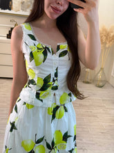 Cargar imagen en el visor de la galería, DOROTEA - Set blusa y falda limones