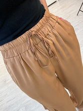 Cargar imagen en el visor de la galería, IRIS - Pantalon canela