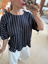 Cargar imagen en el visor de la galería, CATALINA - Blusa  rayas