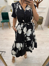 Cargar imagen en el visor de la galería, ELISSA - Maxi vestido negro estampado
