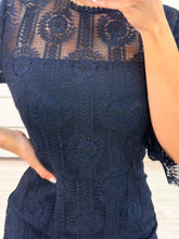 Cargar imagen en el visor de la galería, HELENIA - Vestido midi azul marino