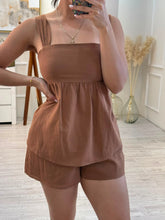 Cargar imagen en el visor de la galería, AUDRA - Set blusa y short café
