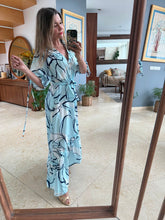 Cargar imagen en el visor de la galería, MILLY - Maxi vestido estampado azul