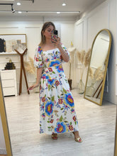 Cargar imagen en el visor de la galería, CARMENZIA - Set blusa y falda estampado