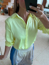Cargar imagen en el visor de la galería, ROXANA - Blusa amarilla manga larga