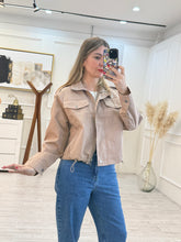 Cargar imagen en el visor de la galería, MILDRED - Chamarra khaki