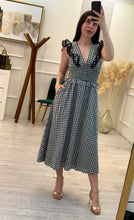 Cargar imagen en el visor de la galería, GRACIELA - Maxi vestido cuadros blanco y negro