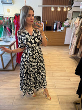 Cargar imagen en el visor de la galería, MAEVE - Maxi vestido negro estampado