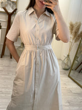 Cargar imagen en el visor de la galería, DOME - Maxi vestido camisero avena