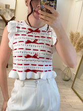 Cargar imagen en el visor de la galería, FELIPA - Blusa blanca con moños rojos