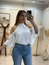 Cargar imagen en el visor de la galería, VALENTINA – Blusa blanca halter de gasa