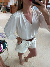 Cargar imagen en el visor de la galería, SEBASTIANA - Blusa avena