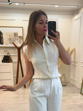 Cargar imagen en el visor de la galería, CHARLIE - Blusa beige sin mangas rayas