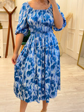 Cargar imagen en el visor de la galería, JESSEL - Maxi vestido blanco con azul
