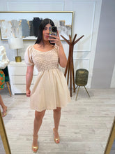 Cargar imagen en el visor de la galería, MARIMAR - Vestido corto arena