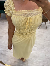 Cargar imagen en el visor de la galería, JANET - Vestido midi beige