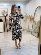 Cargar imagen en el visor de la galería, LARISSA - Vestido midi estampado café