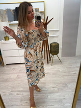 Cargar imagen en el visor de la galería, KATIA - Vestido midi arena estampado manchas azules