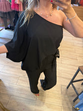 Cargar imagen en el visor de la galería, SARAHI - Palazzo negro asimétrico