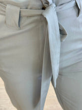 Cargar imagen en el visor de la galería, ELEANOR - Pantalon neutro