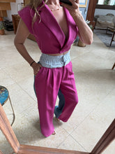 Cargar imagen en el visor de la galería, ARIANNA - Set blusa y pantalon magenta