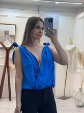Cargar imagen en el visor de la galería, ALICIA – Body azul rey satinado cruzado con moños